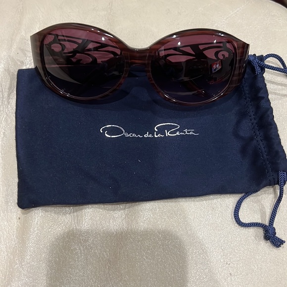 Oscar de la Renta sunglasses (wide) - Picture 5 of 9